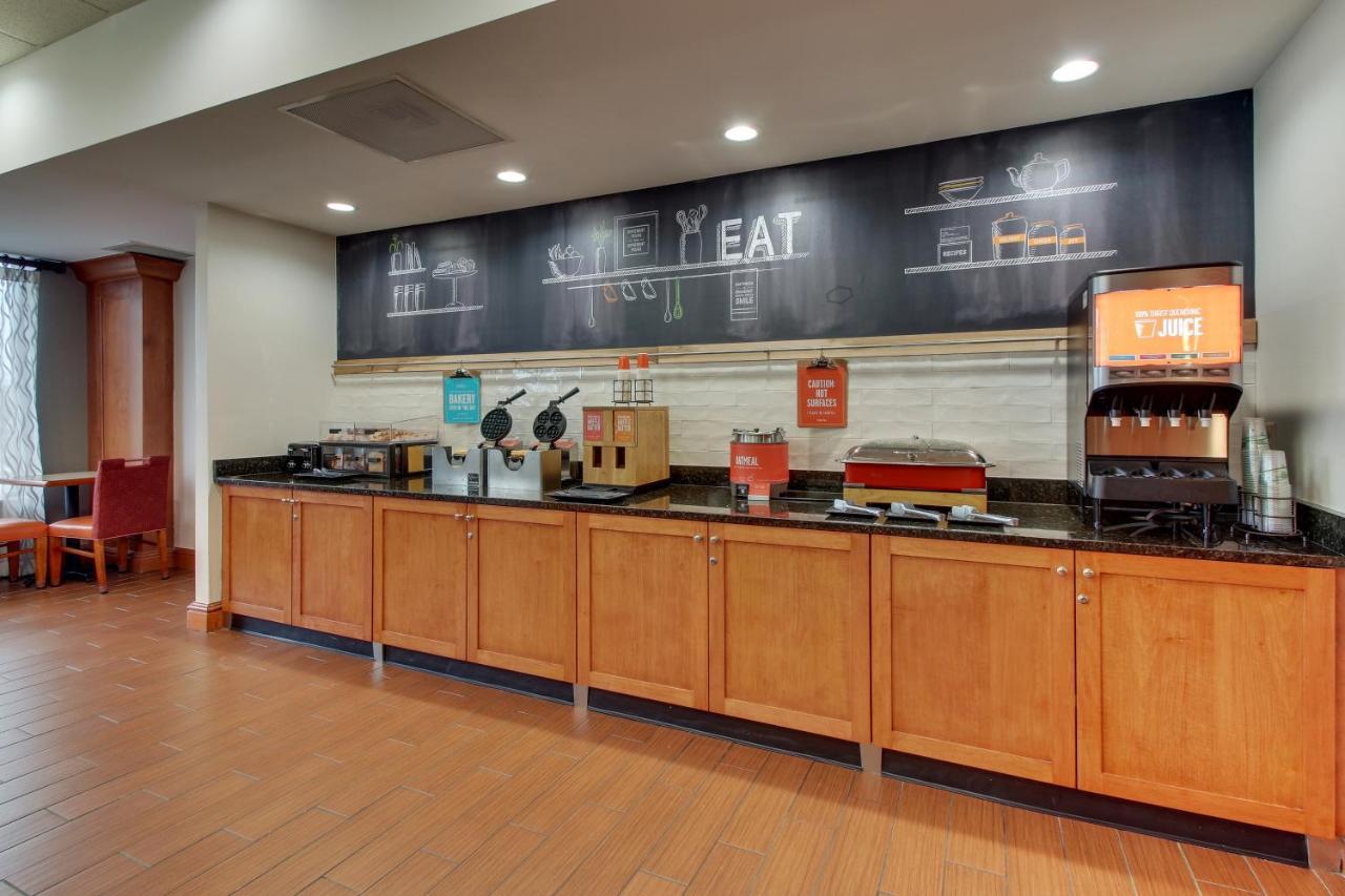 Hampton Inn Indianapolis/Кармел Екстер'єр фото